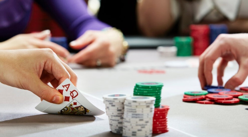 Poker Online là gì? Bật mí cách chơi Poker tại Winbet luôn thắng